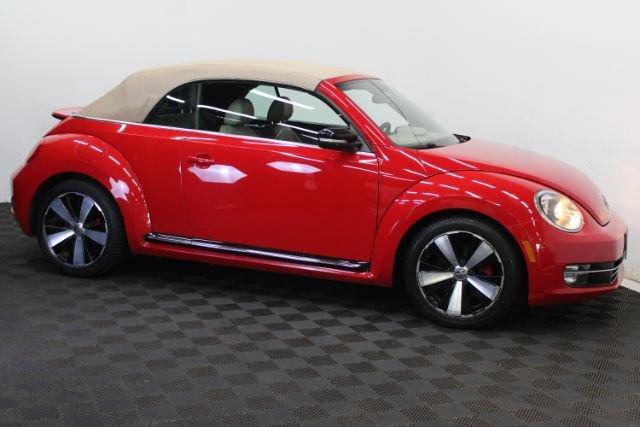 Used 2013 Volkswagen Beetle 2.0T FWD image 4