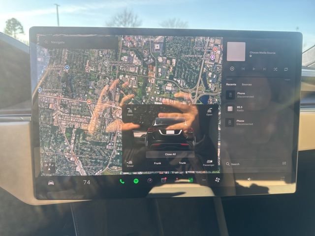 Used 2022 Tesla Model X image 29
