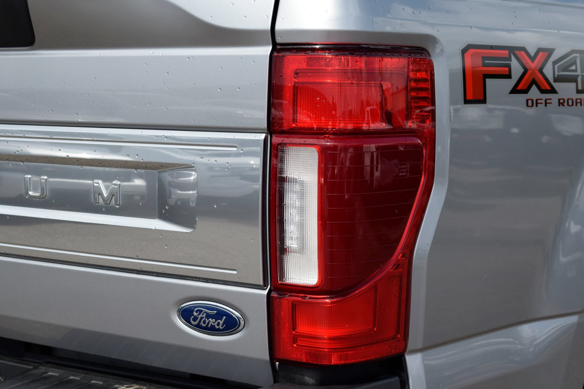 Used 2020 Ford F250 Platinum w/ FX4 Off-Road Package AWD/4WD image 19