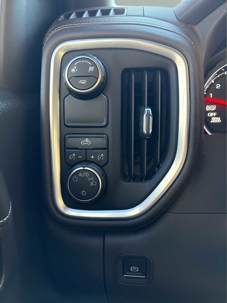 Used 2019 Chevrolet Silverado 1500 LT w/ All-Star Edition image 32