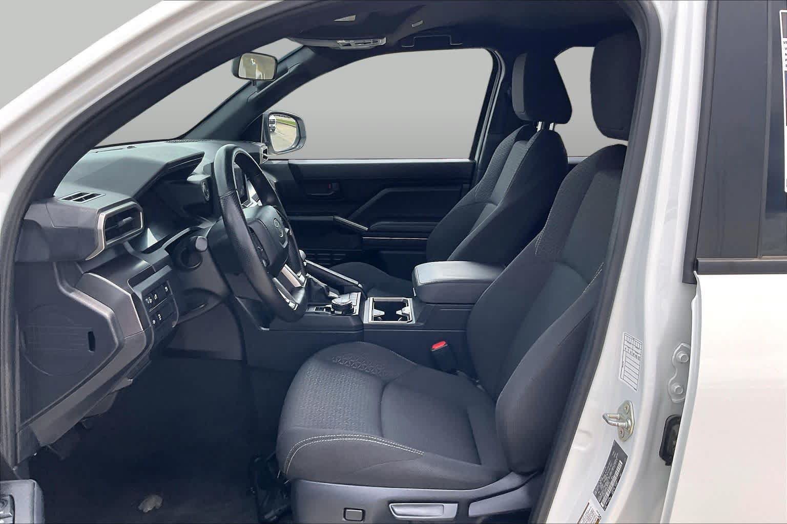 Used 2025 Toyota 4Runner SR5 AWD/4WD image 8
