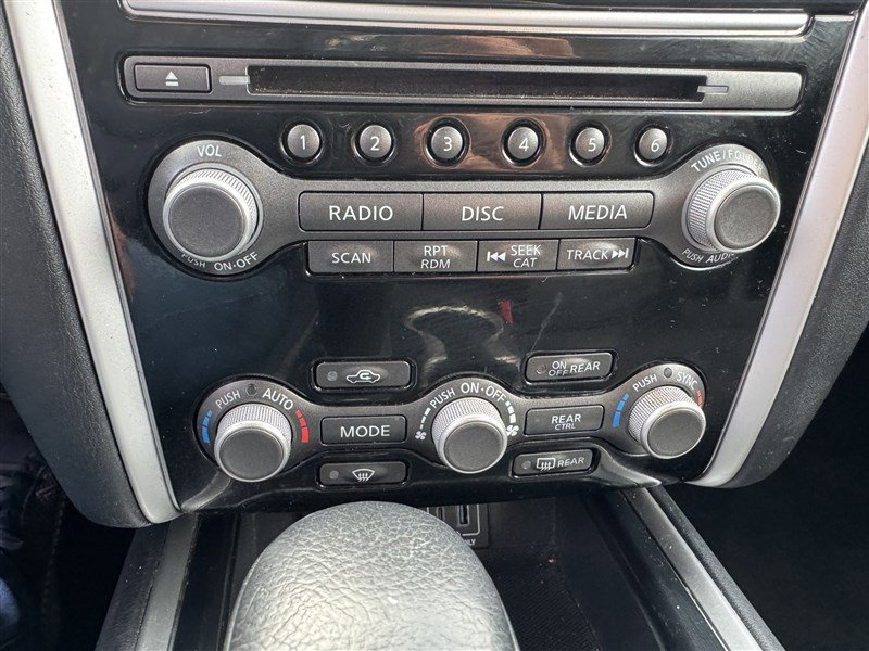 Used 2019 Nissan Pathfinder SV AWD/4WD image 21