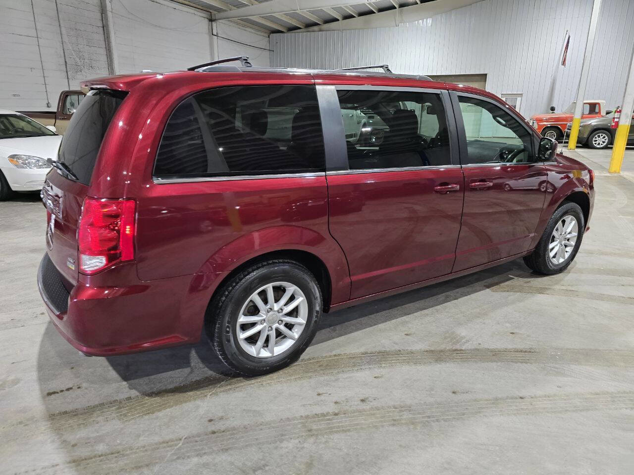 Used 2019 Dodge Grand Caravan SXT image 13