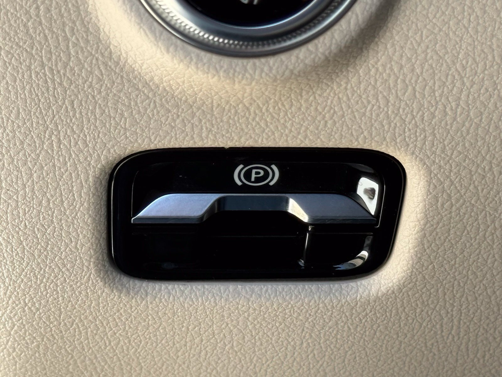 Used 2024 Mercedes-Benz C 300 Sedan image 30
