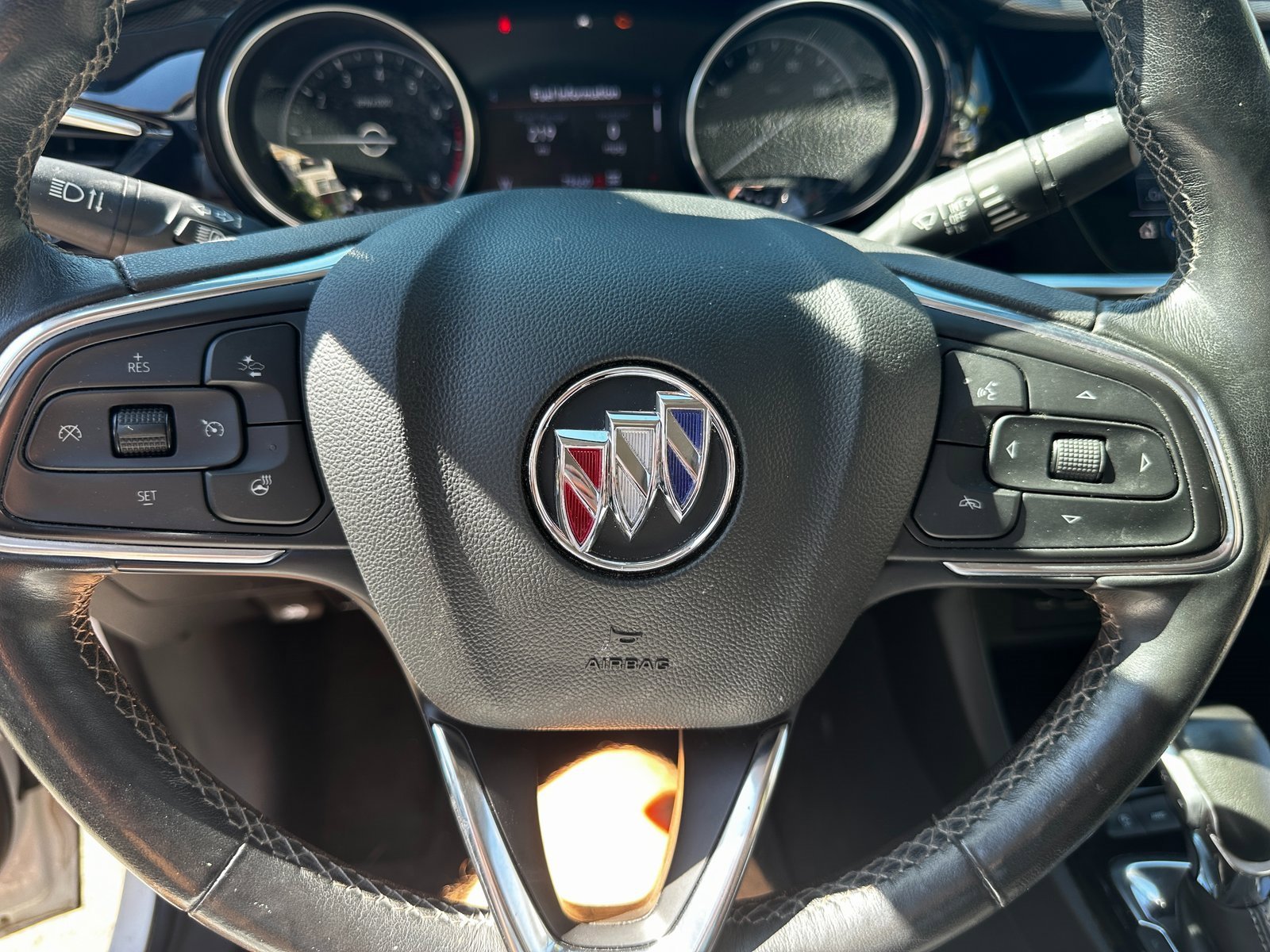 Used 2021 Buick Encore GX Essence w/ Experience Buick Package image 15