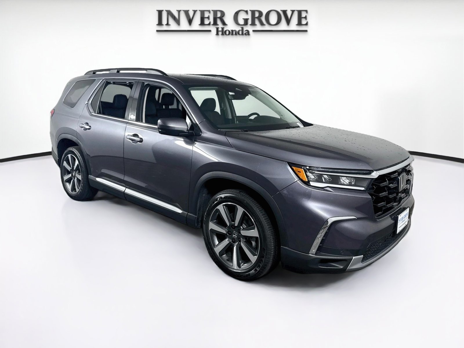 Used 2024 Honda Pilot Touring image 3