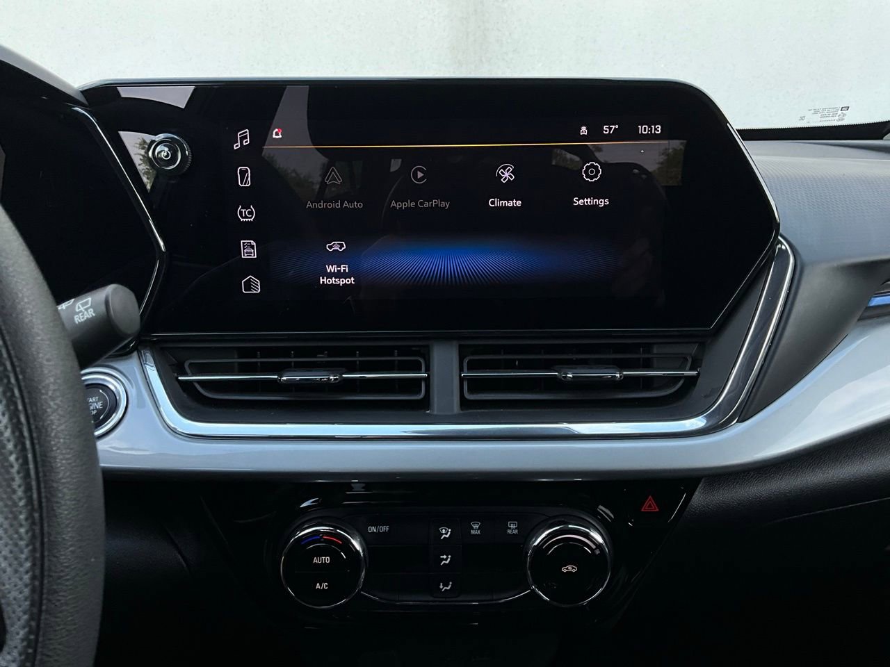 Used 2025 Chevrolet Trax LT image 24