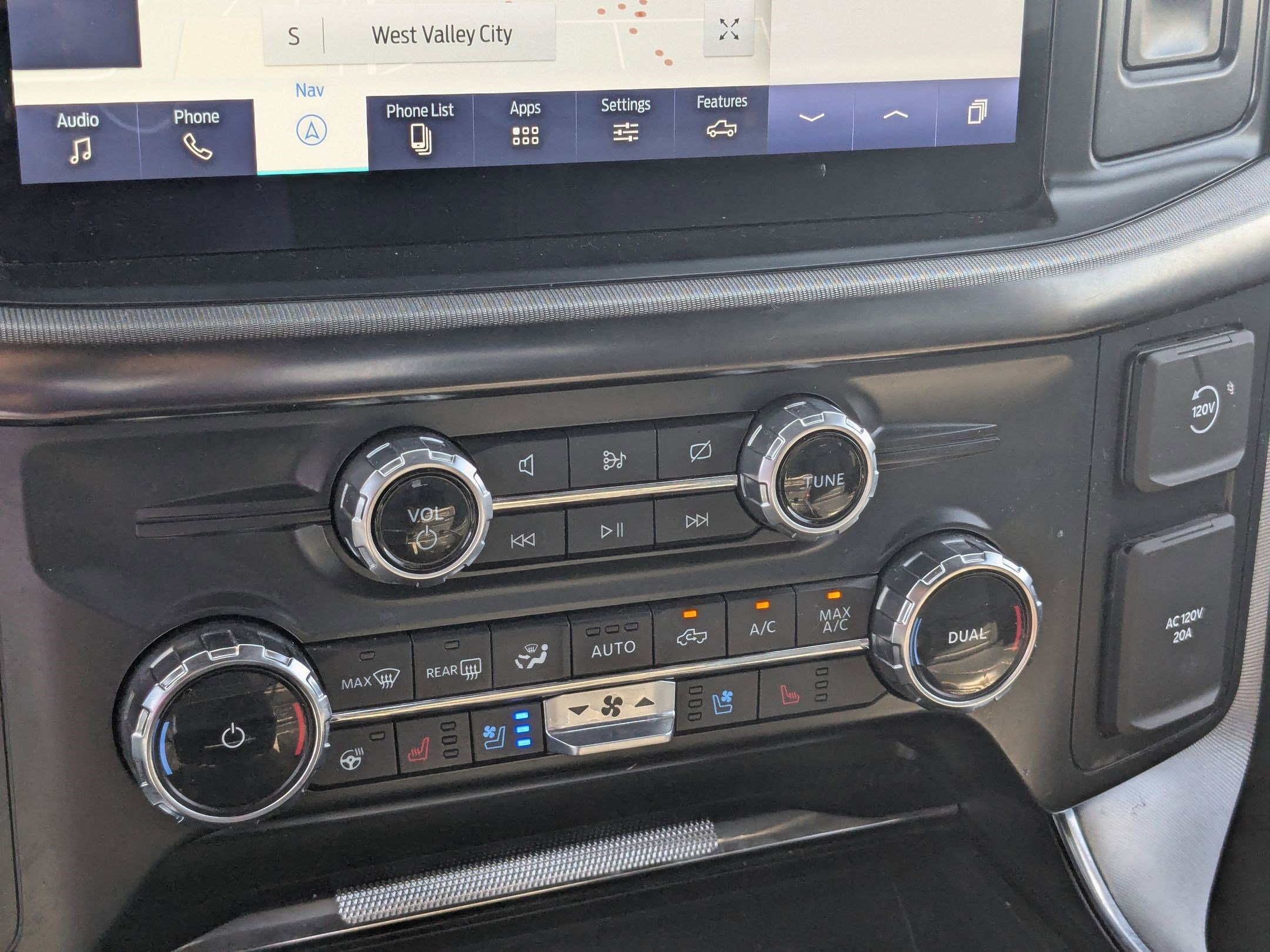 Certified 2022 Ford F150 Platinum w/ Equipment Group 701A High image 29