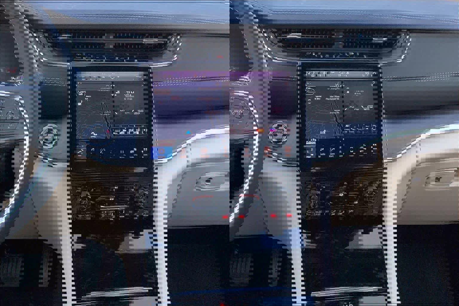 Used 2025 Jeep Grand Cherokee L Limited image 7