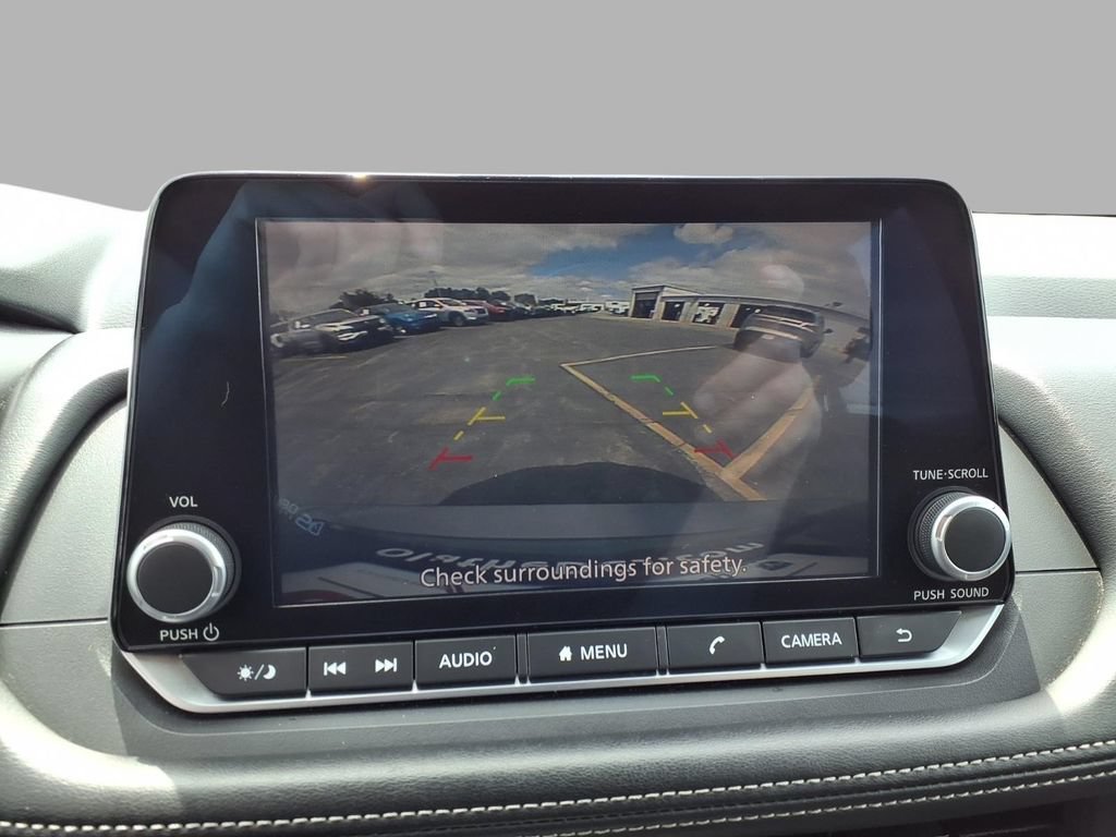 Used 2024 Nissan Rogue S FWD image 6