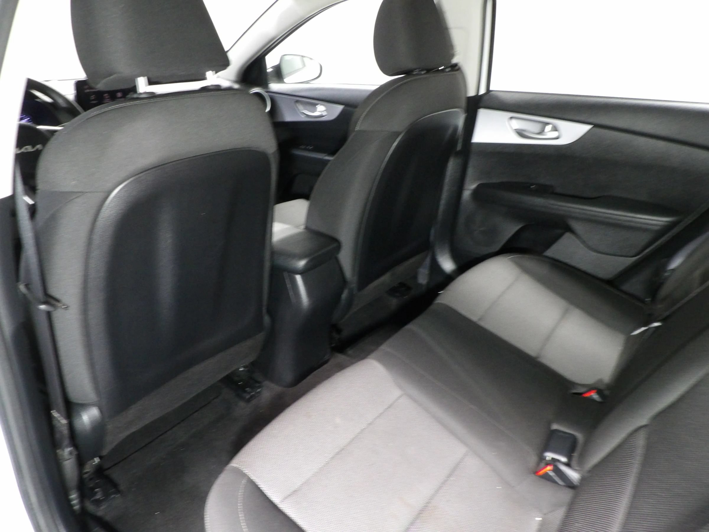 Used 2024 Kia Forte LXS FWD image 9