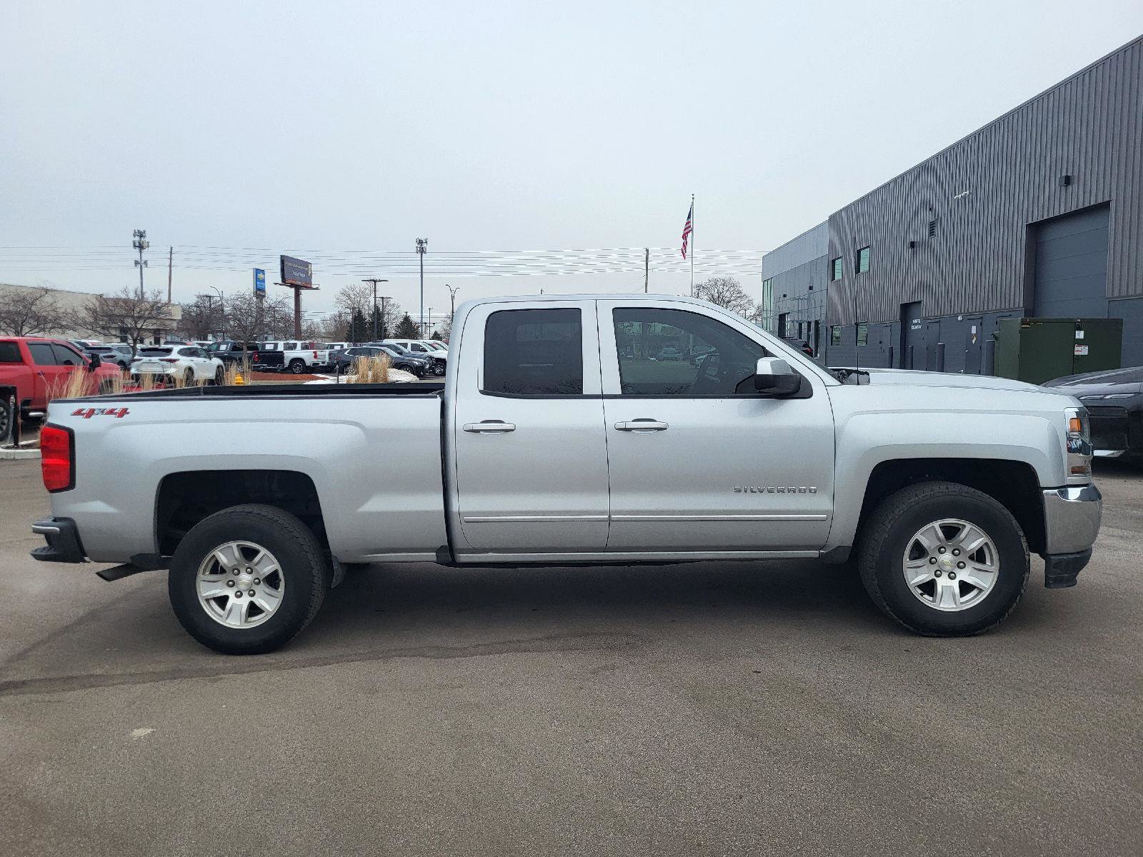 Used 2018 Chevrolet Silverado 1500 LT w/ All Star Edition image 2