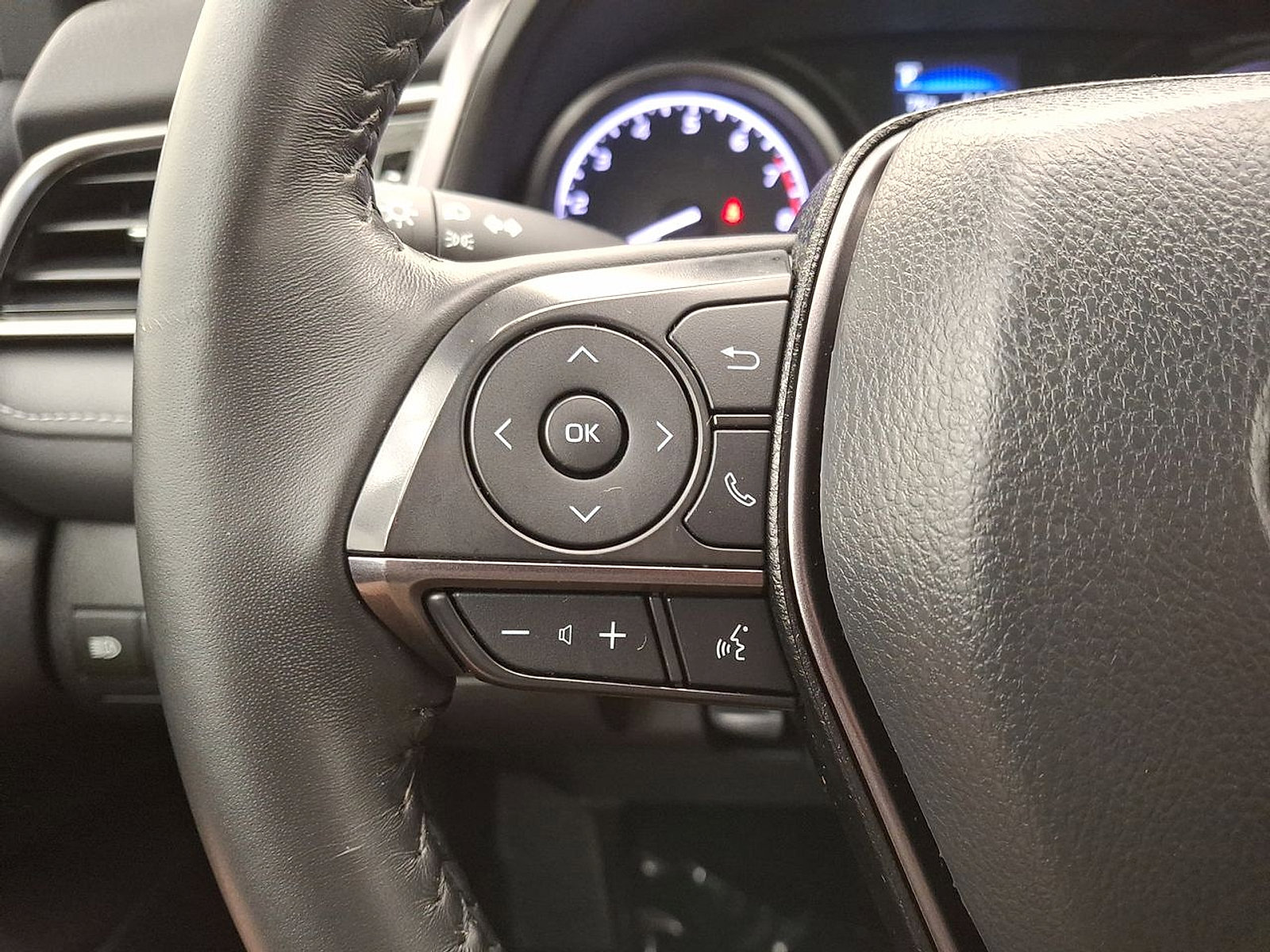 Certified 2024 Toyota Camry SE FWD image 17