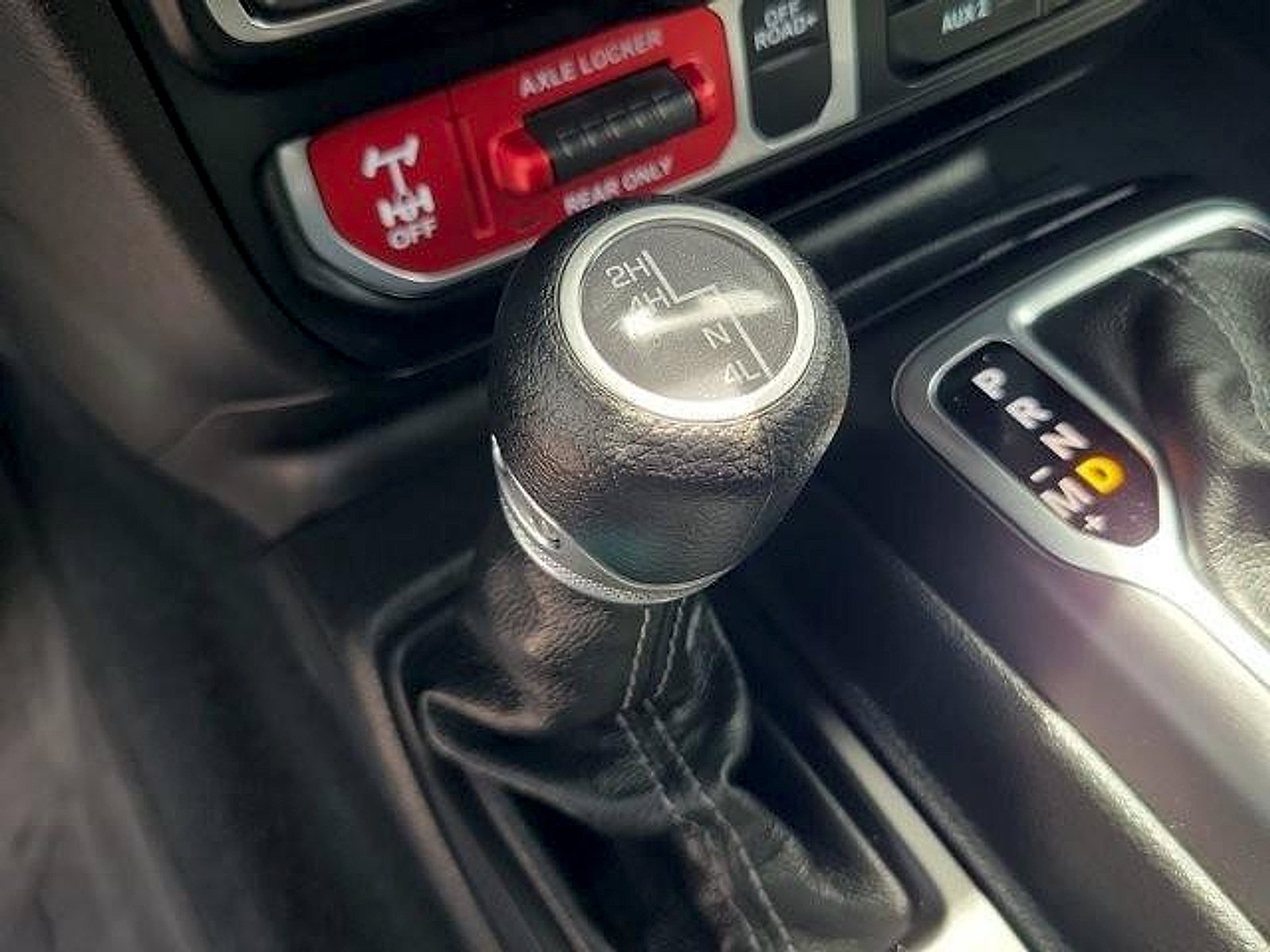 Used 2024 Jeep Wrangler Unlimited Sport AWD/4WD image 30