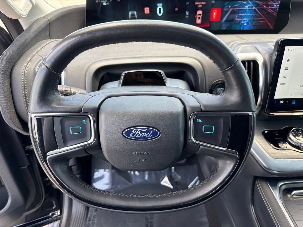 Certified 2025 Ford Expedition Platinum AWD/4WD image 16