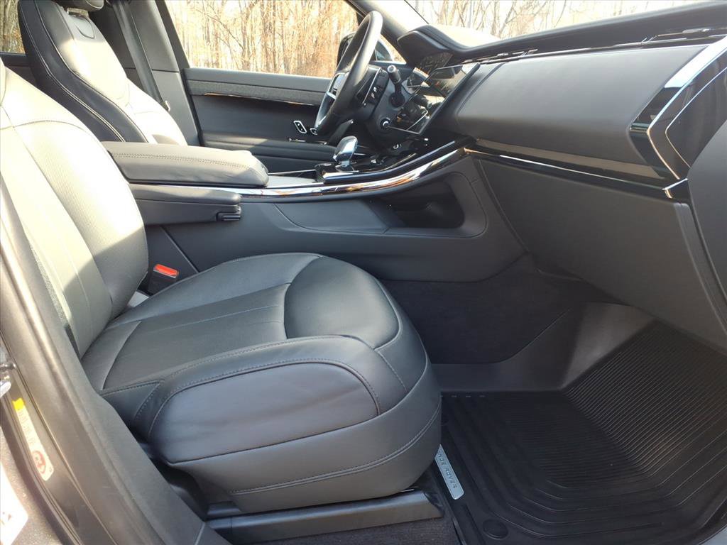 Certified 2025 Land Rover Range Rover Sport Dynamic SE image 3