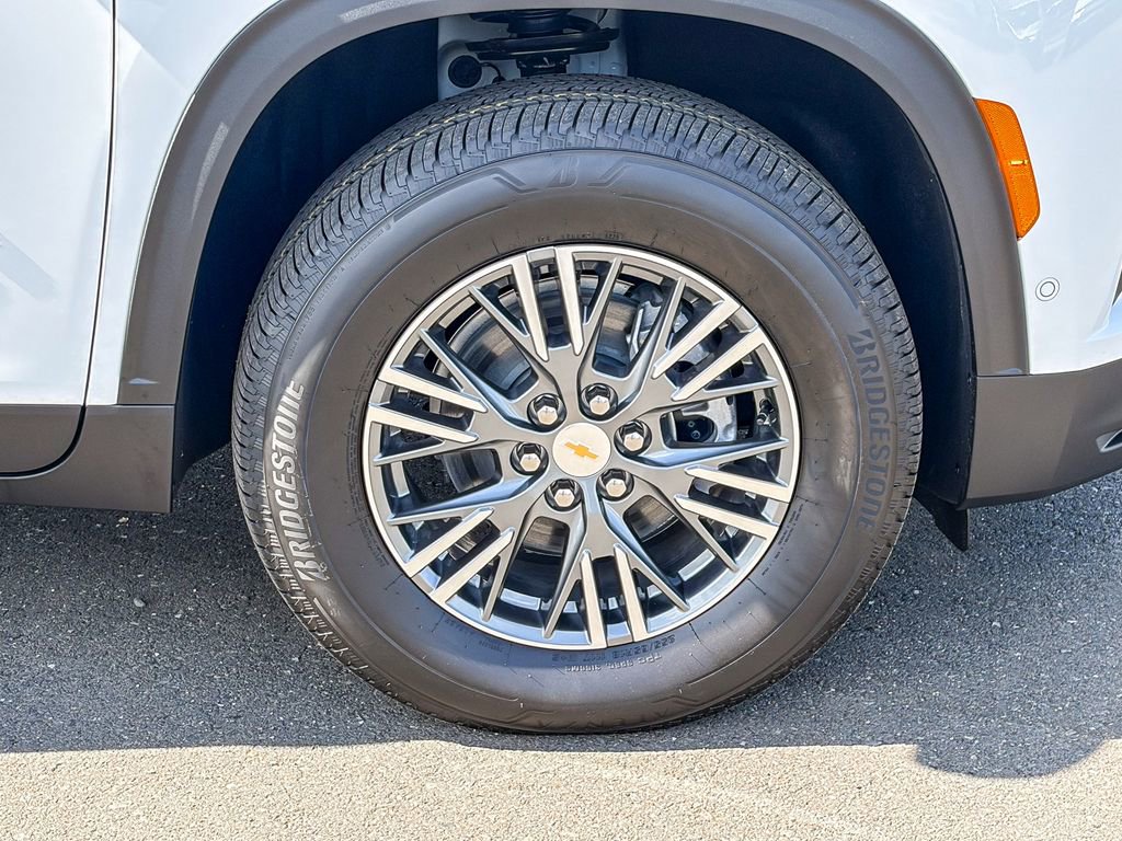 New 2026 Chevrolet Traverse LT w/ Enhanced Driving Package image 9