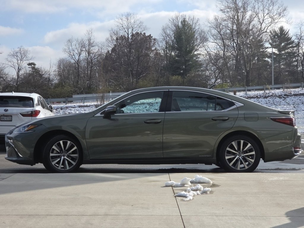 Used 2020 Lexus ES 300h w/ Premium Package image 23