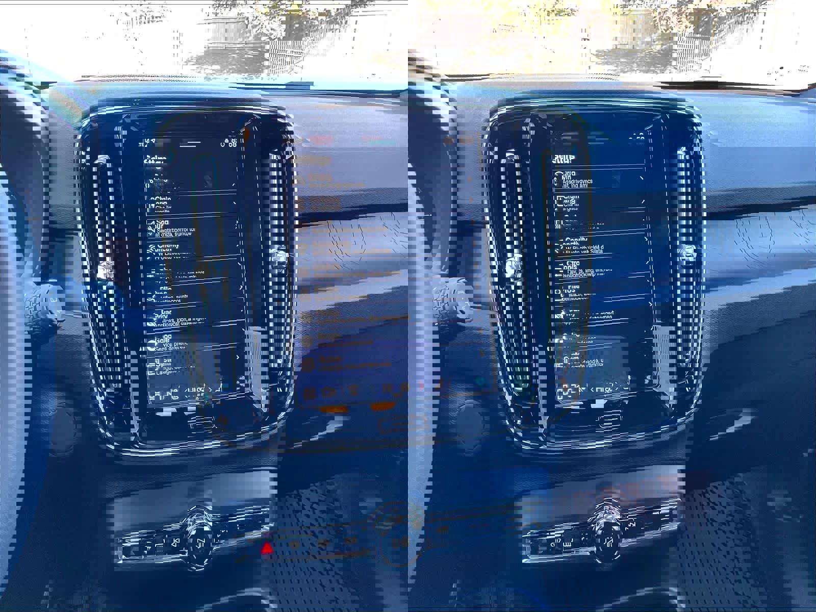 Used 2023 Volvo XC40 Recharge Ultimate image 39