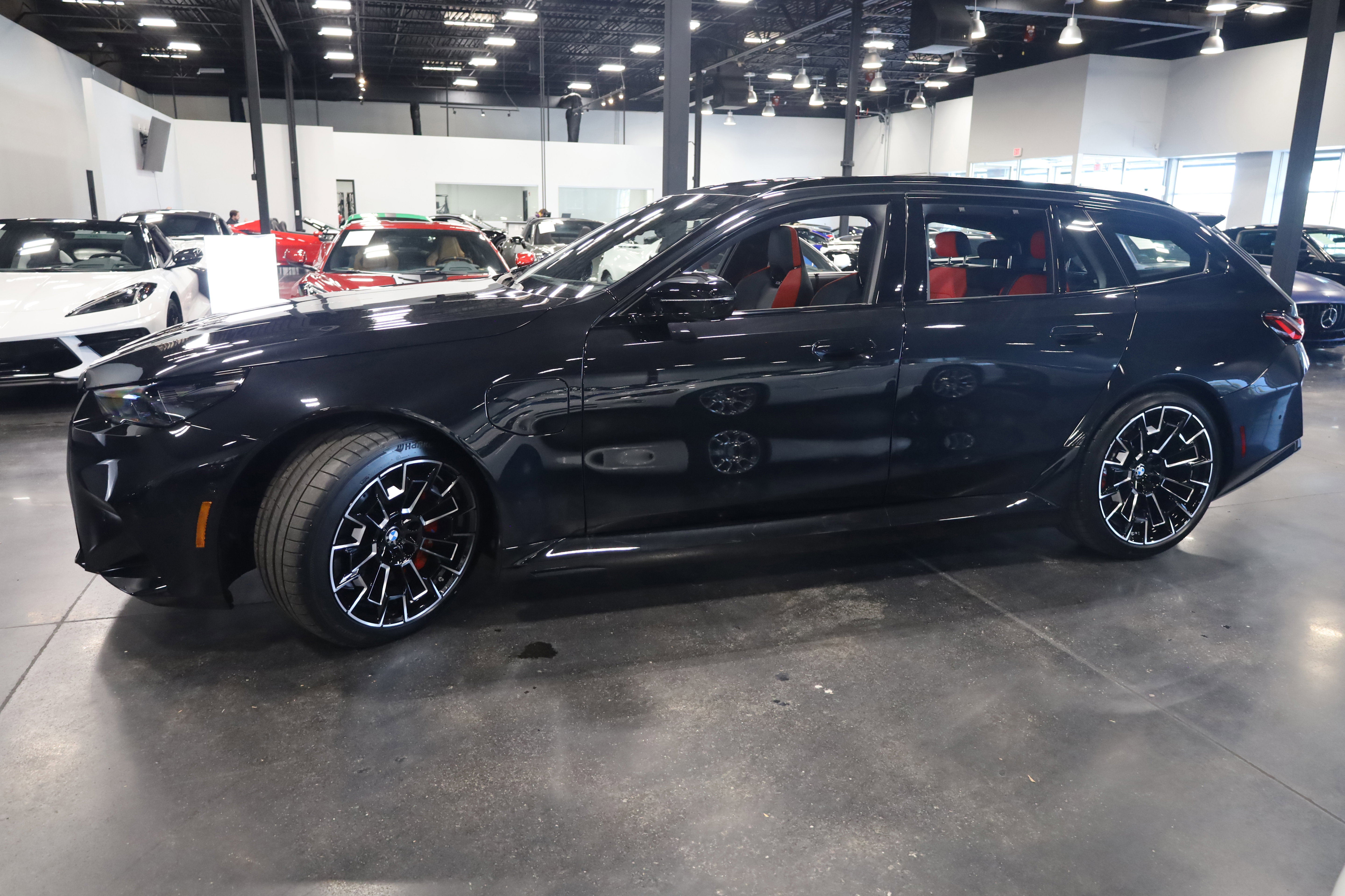 Used 2025 BMW M5 Touring w/ M Driver's Package image 9