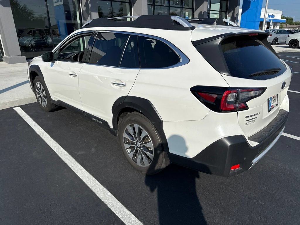 Used 2023 Subaru Outback Touring w/ Popular Package #2 AWD/4WD image 4