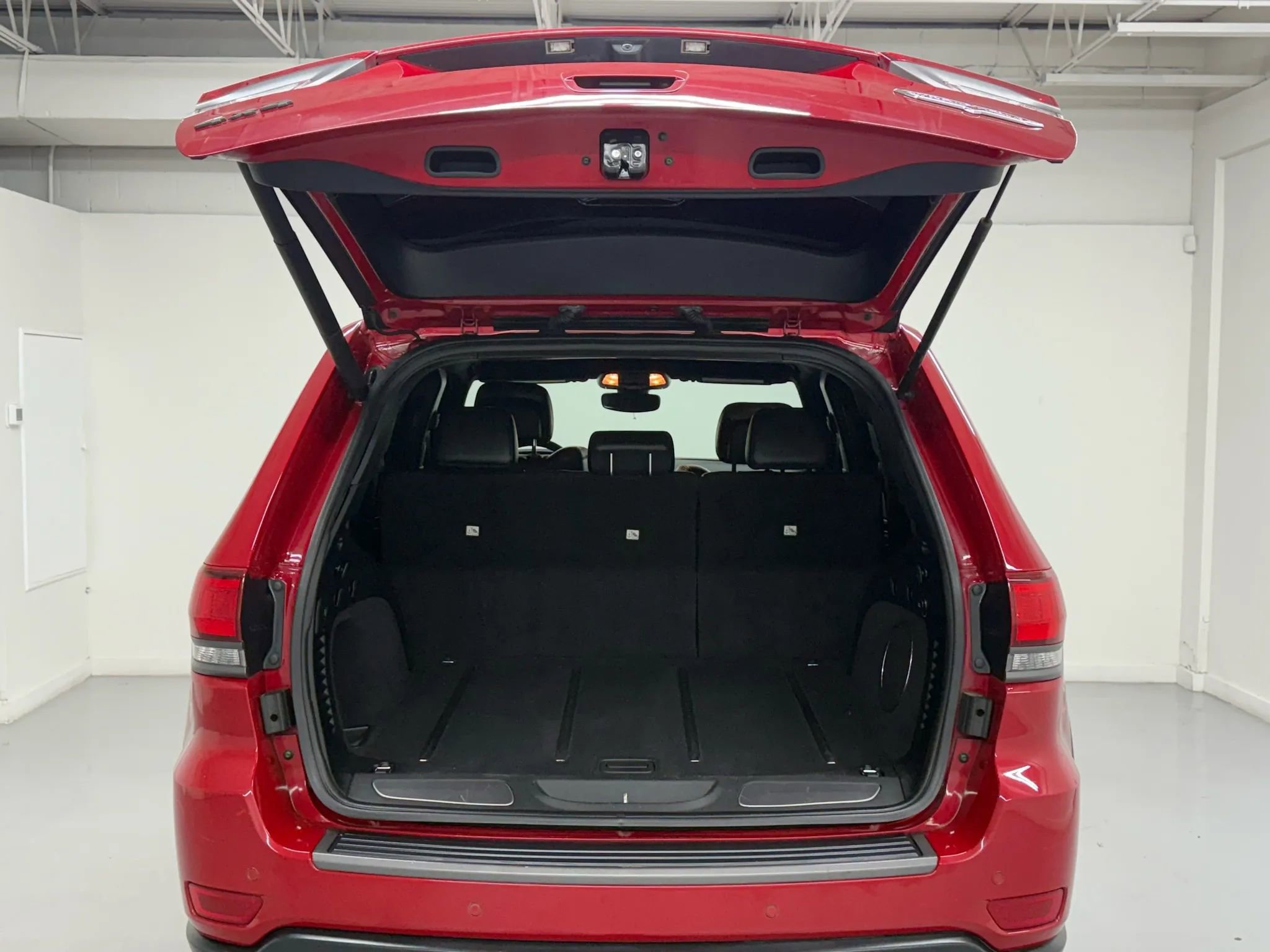Used 2017 Jeep Grand Cherokee Trailhawk AWD/4WD image 43