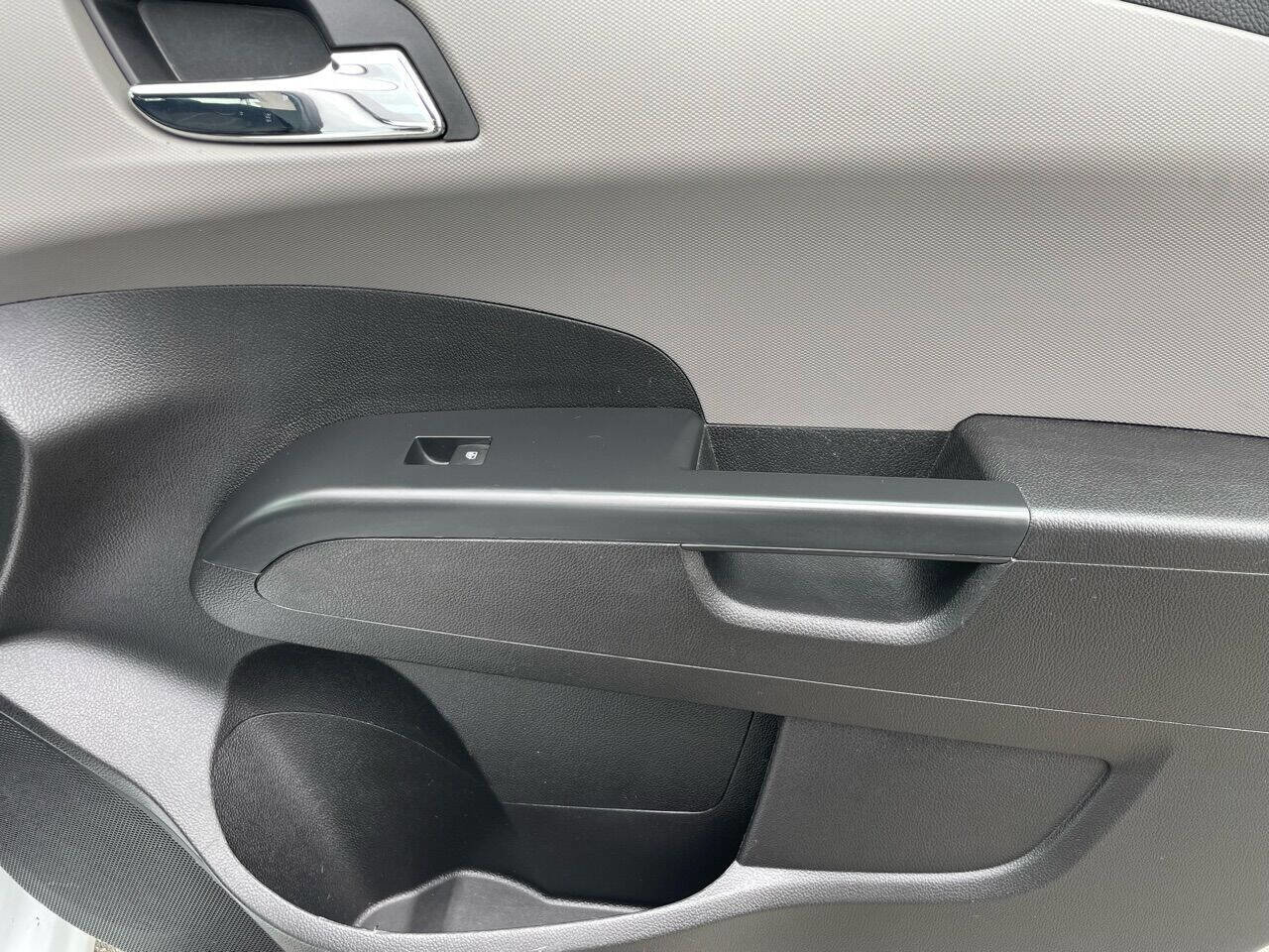 Used 2016 Chevrolet Sonic LT image 25