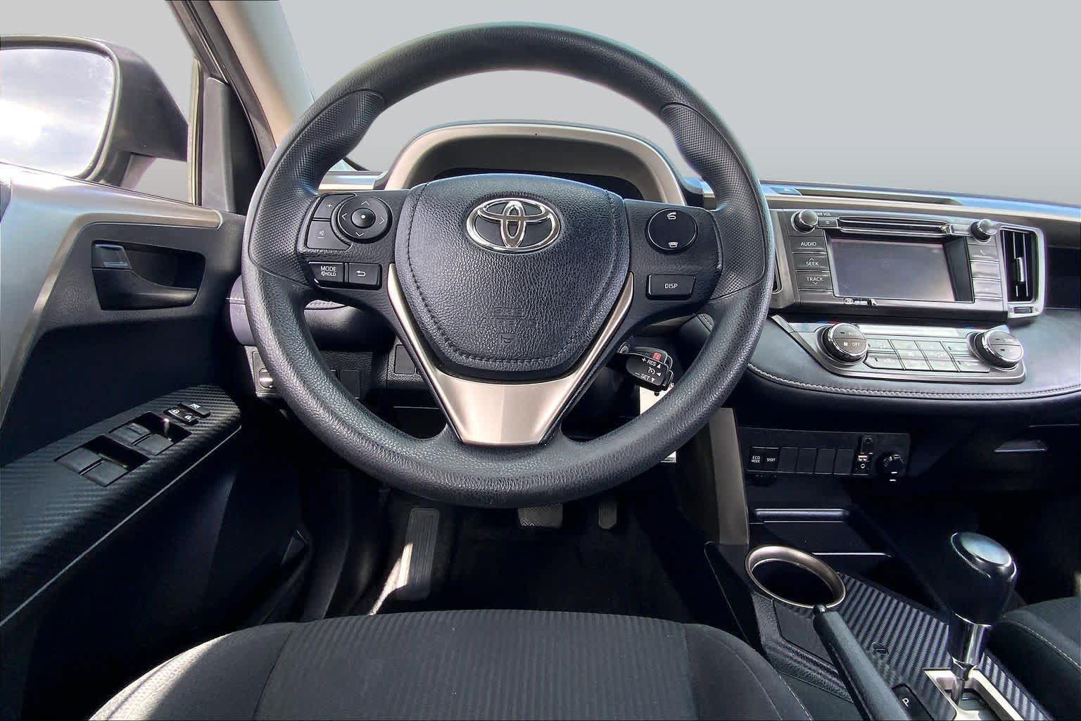 Used 2013 Toyota RAV4 XLE FWD image 6