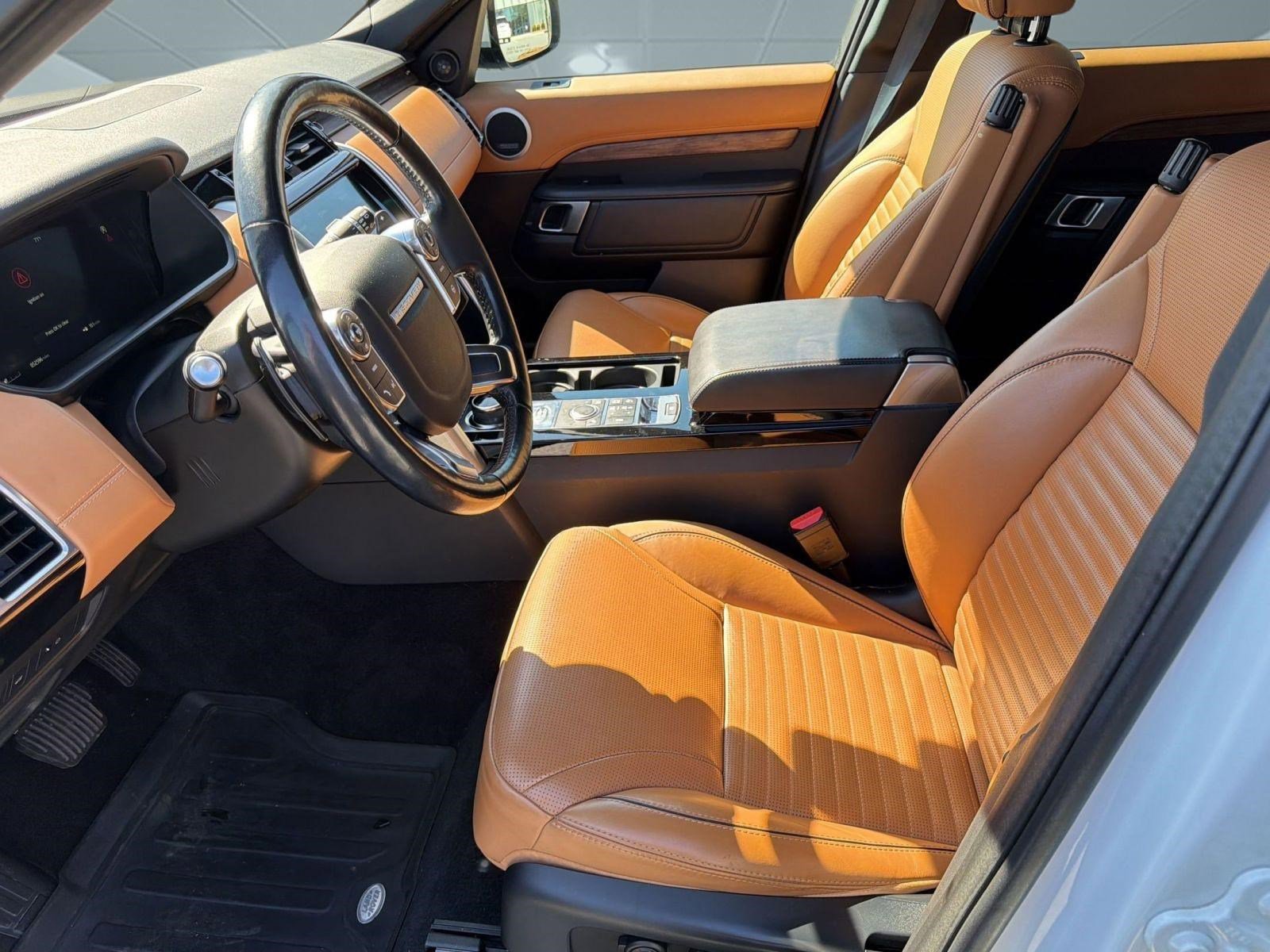 Used 2018 Land Rover Discovery HSE Luxury image 5