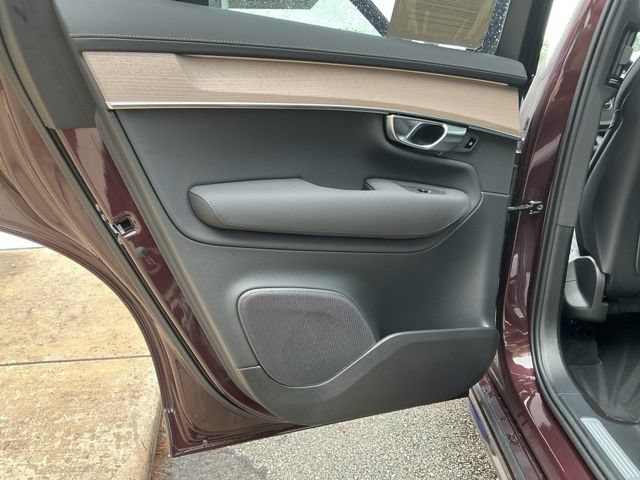 Certified 2025 Volvo XC90 B5 Plus AWD/4WD image 29