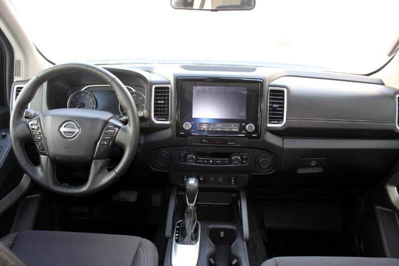 Used 2024 Nissan Frontier SV w/ SV Convenience Package image 16
