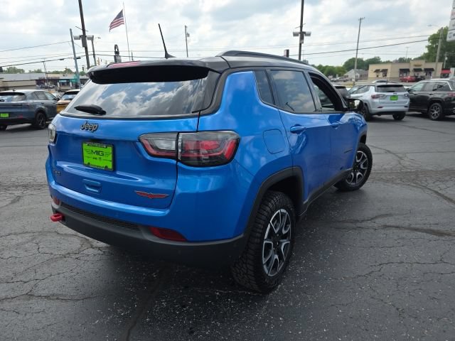 Used 2024 Jeep Compass Trailhawk w/ Trailhawk Elite Group AWD/4WD image 5
