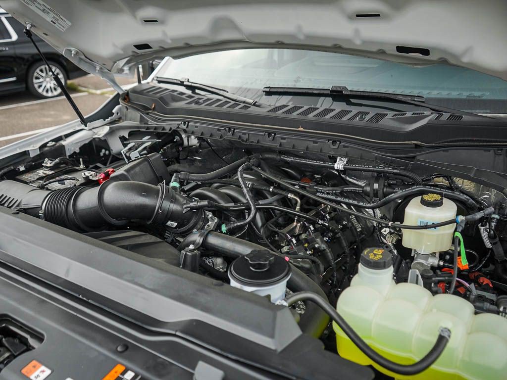 New 2026 Ford F350 XLT w/ XLT Premium Package AWD/4WD image 6