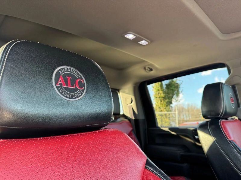 Used 2020 Chevrolet Silverado 2500 LTZ w/ LTZ Premium Package image 17