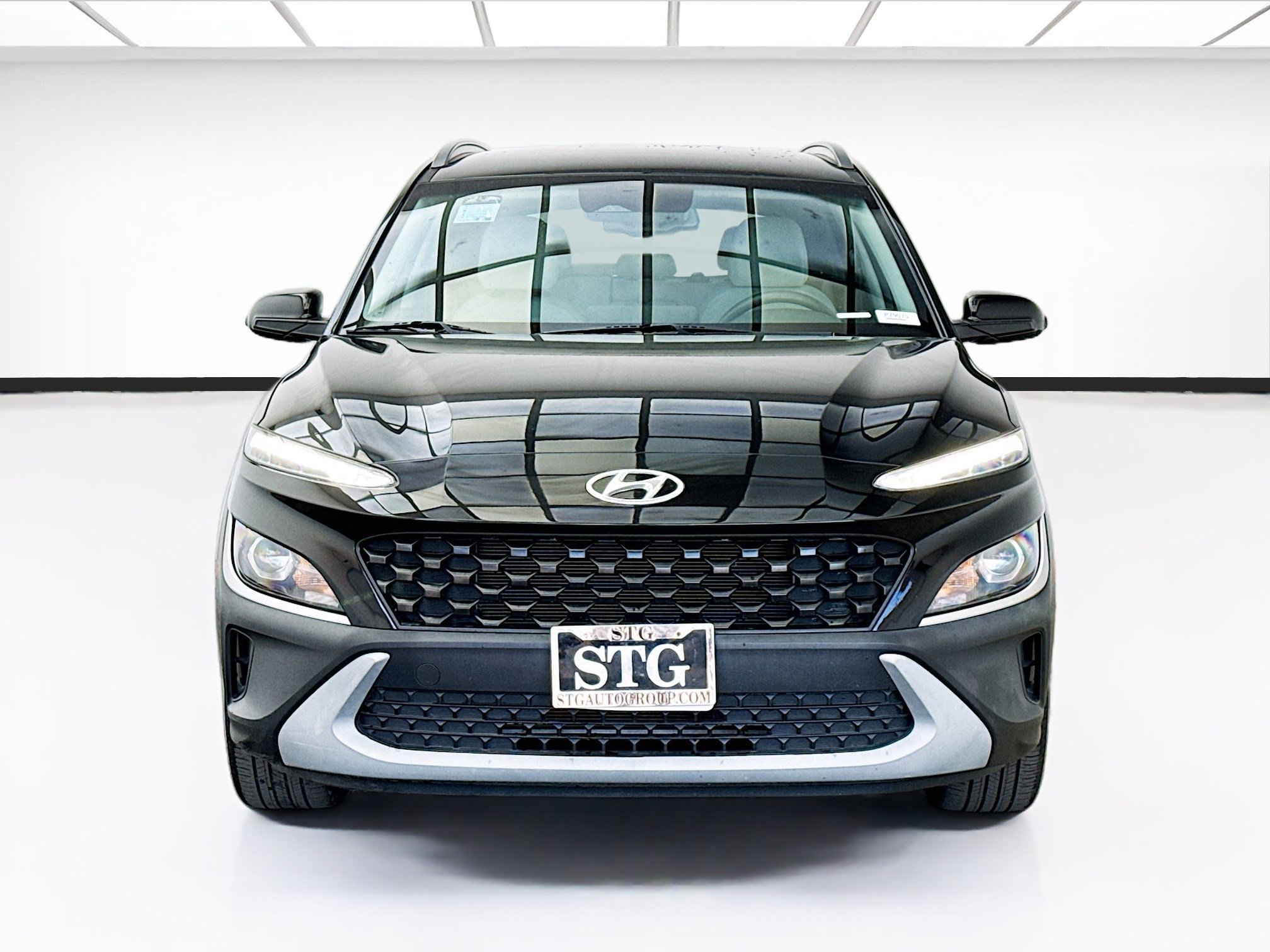 Used 2023 Hyundai Kona SEL AWD/4WD image 2