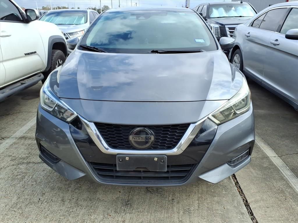 Used 2021 Nissan Versa SV image 3