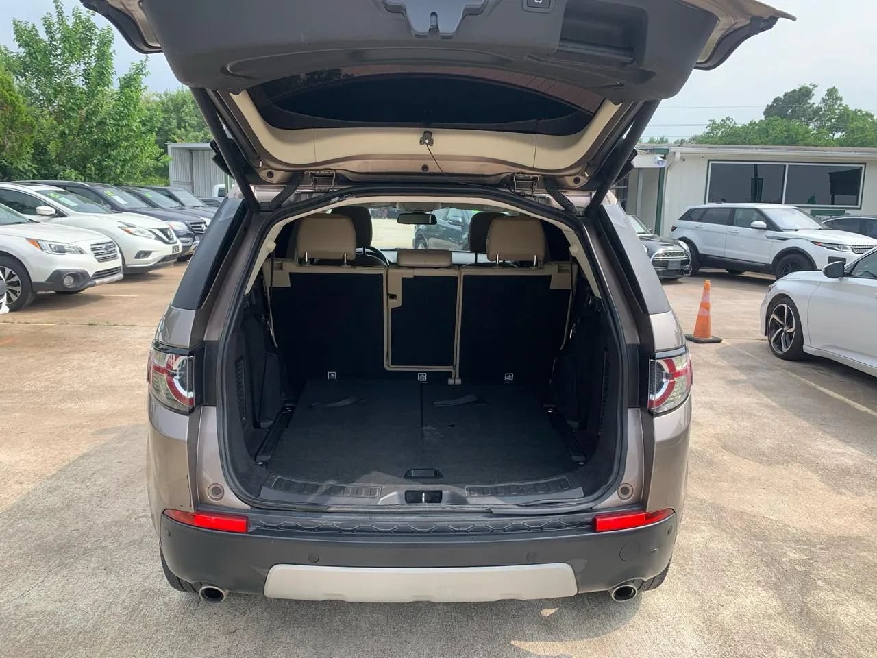 Used 2017 Land Rover Discovery Sport HSE AWD/4WD image 20
