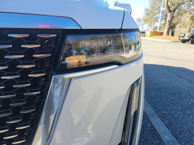 Used 2021 Cadillac Escalade ESV Premium Luxury w/ LPO, Illumination Package image 10