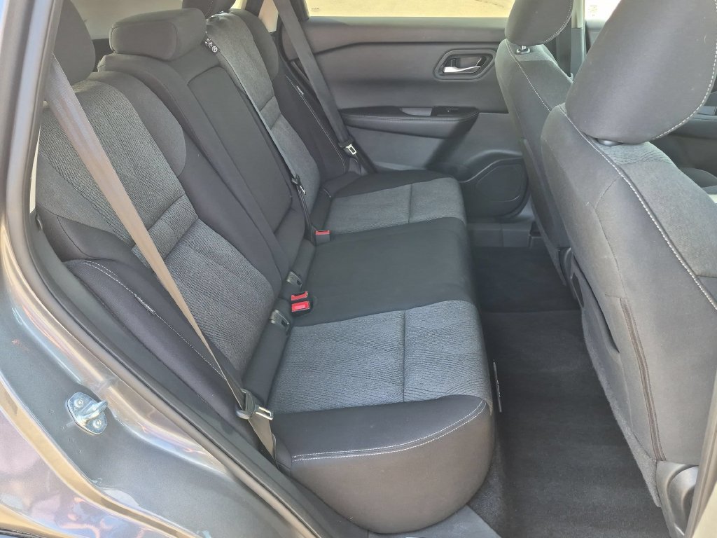 Used 2024 Nissan Rogue SV AWD/4WD image 29