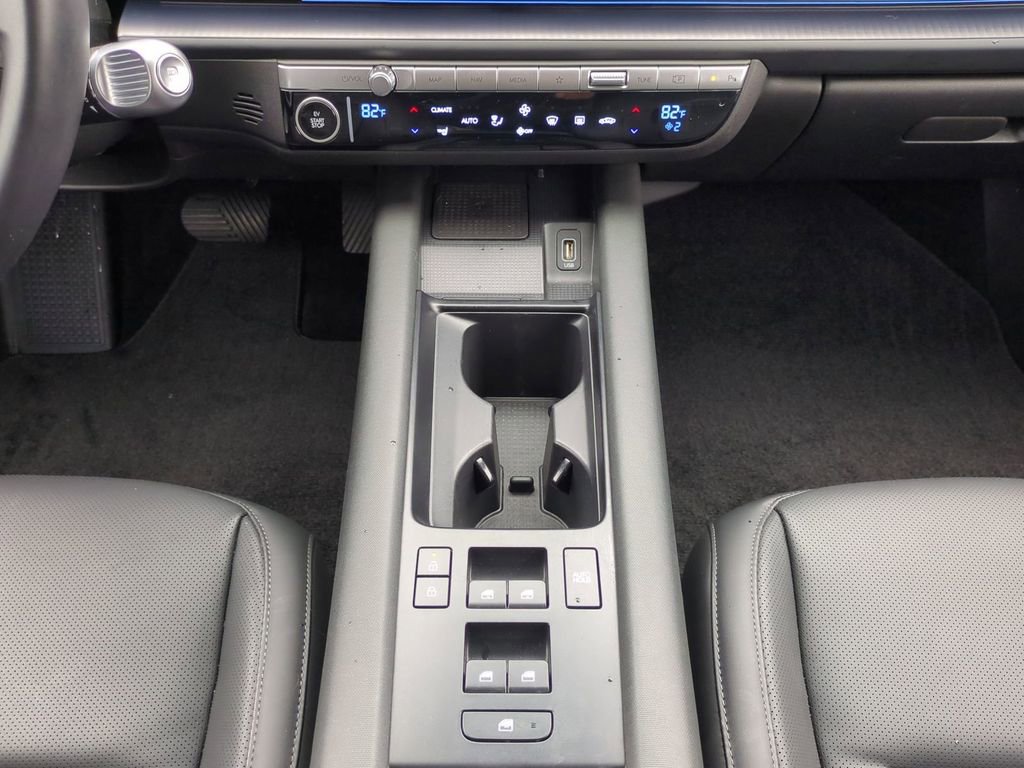 Used 2023 Hyundai Ioniq 6 SEL image 18