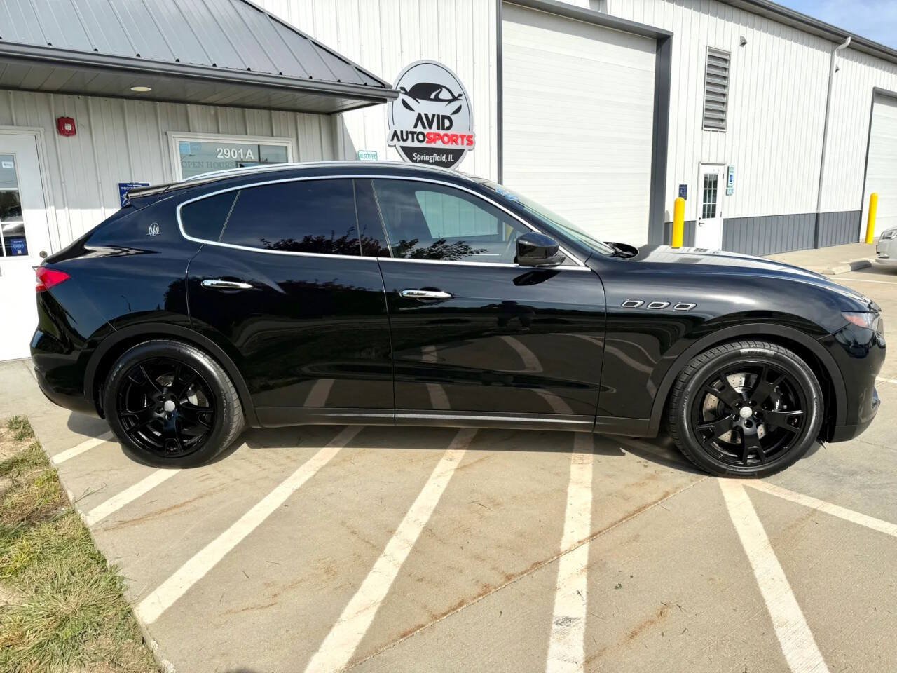 Used 2017 Maserati Levante S AWD/4WD image 9