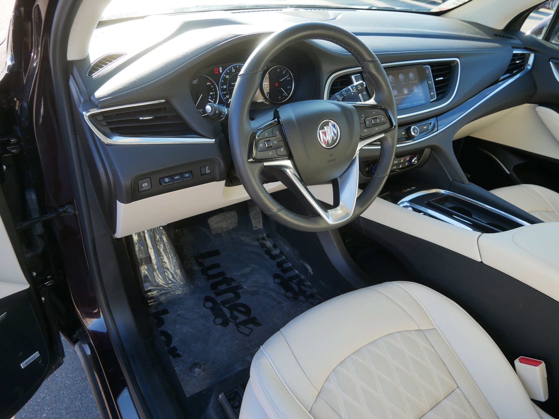 Used 2023 Buick Enclave Avenir w/ Avenir Technology Package image 20