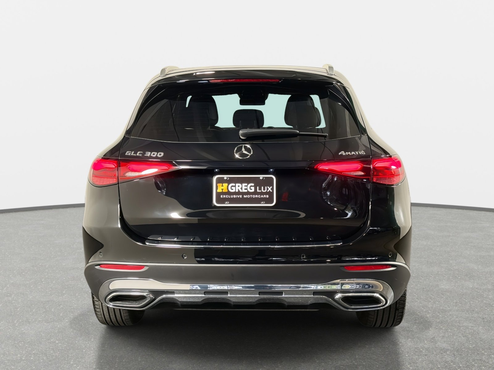 Used 2025 Mercedes-Benz GLC 300 4MATIC image 4