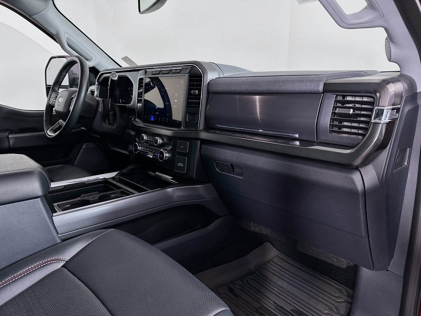 Used 2024 Ford F250 Lariat w/ Sport Appearance Package AWD/4WD image 34