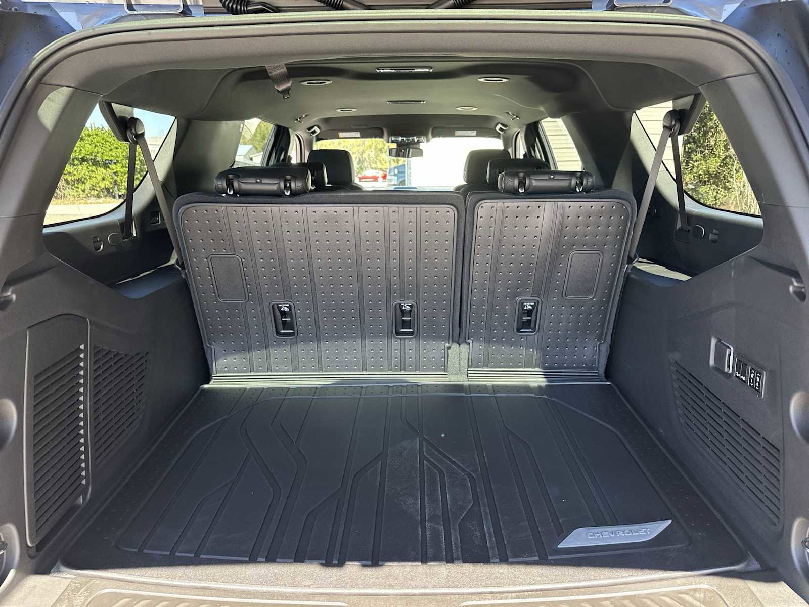 New 2026 Chevrolet Suburban LT w/ Comfort Package image 25