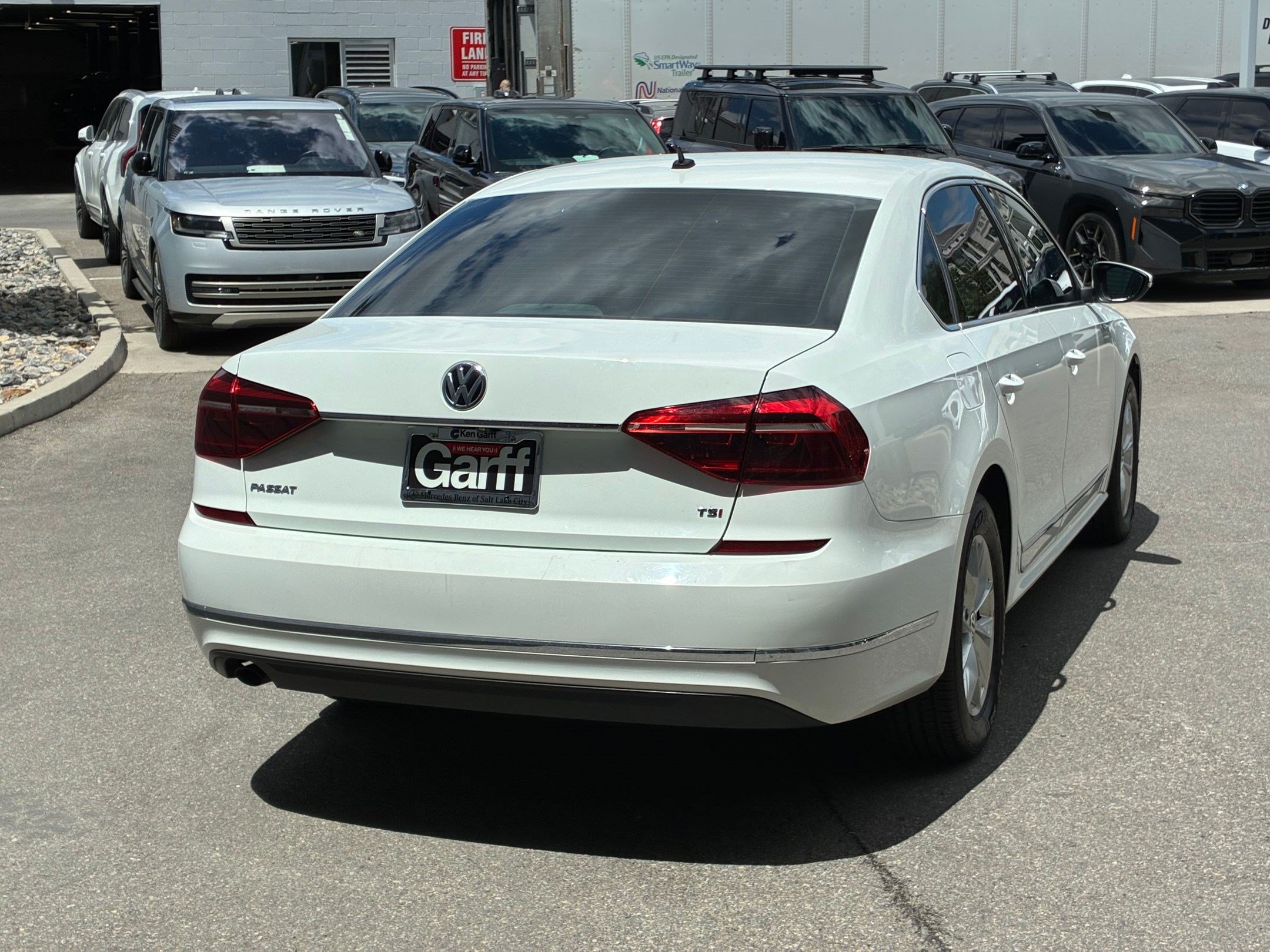 Used 2017 Volkswagen Passat 1.8T S FWD image 3