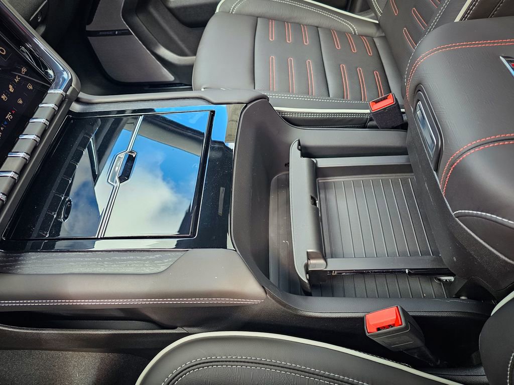 New 2026 GMC Yukon XL AT4 Ultimate w/ LPO, Floor Liner Package AWD/4WD image 35