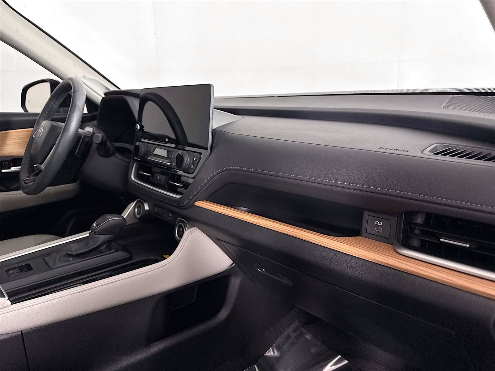 Certified 2024 Toyota Grand Highlander AWD image 45
