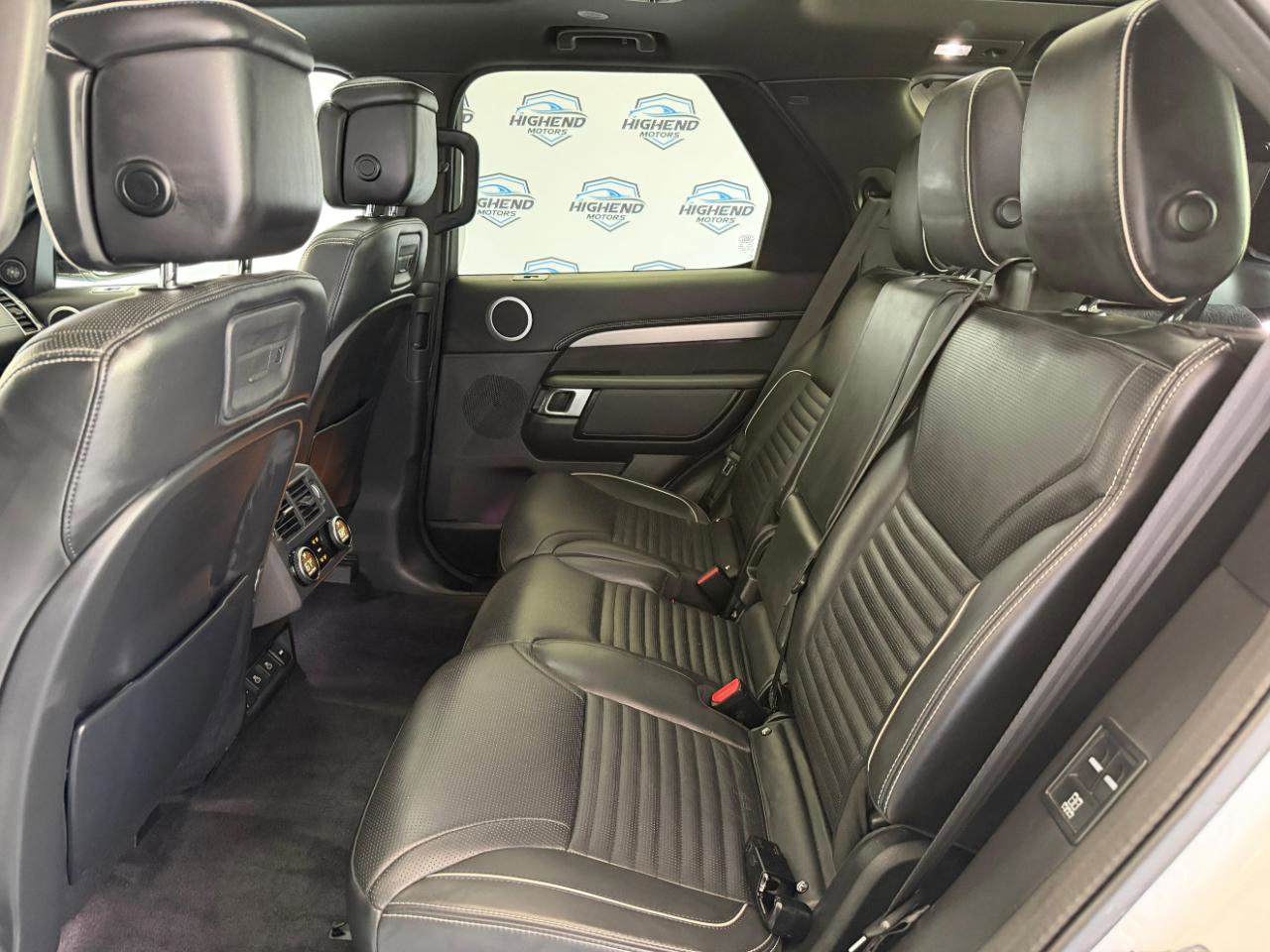 Used 2022 Land Rover Discovery HSE R-Dynamic AWD/4WD image 21