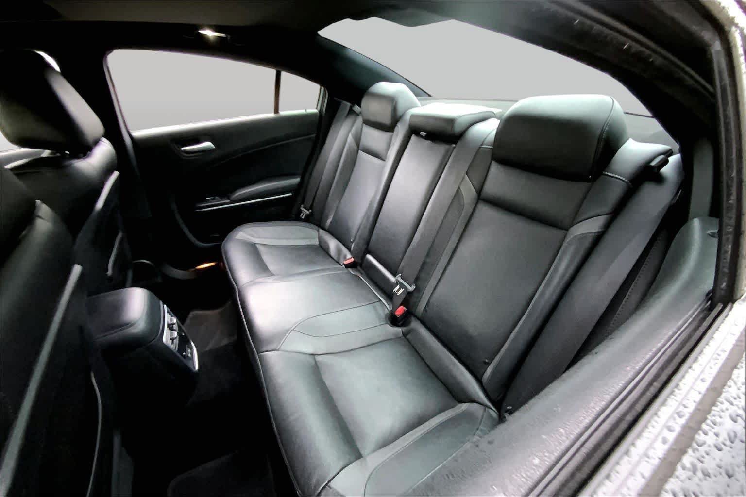 Used 2022 Dodge Charger SXT w/ Leather Interior Group RWD image 19